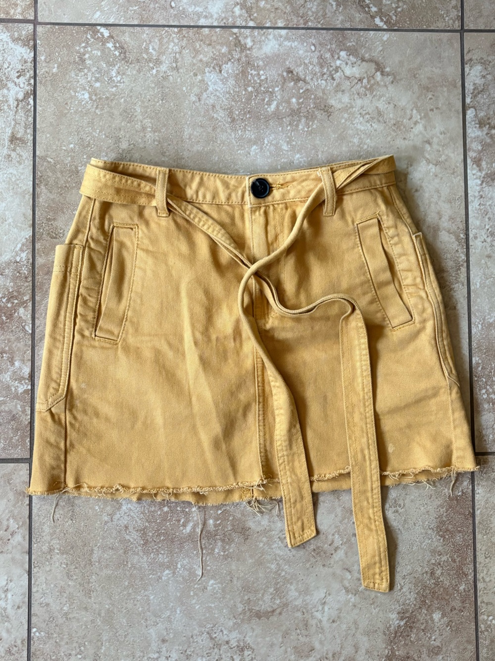 PacSun Buttet Yellow High-Waist Belted ShortSkirt size 26